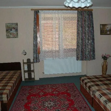 Rozsakert Apartment